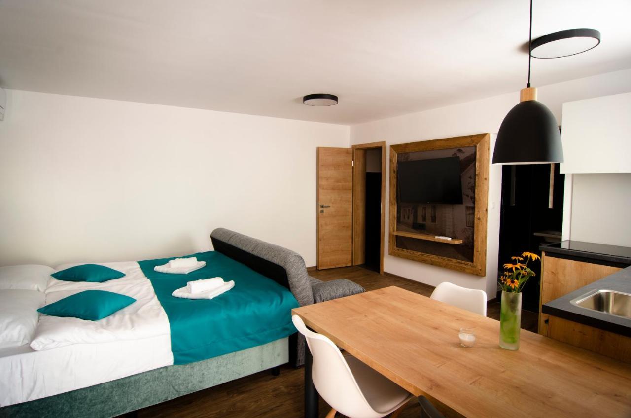 Apartments With Private Saunas & Wellness Gobi ポドチェトルテク エクステリア 写真