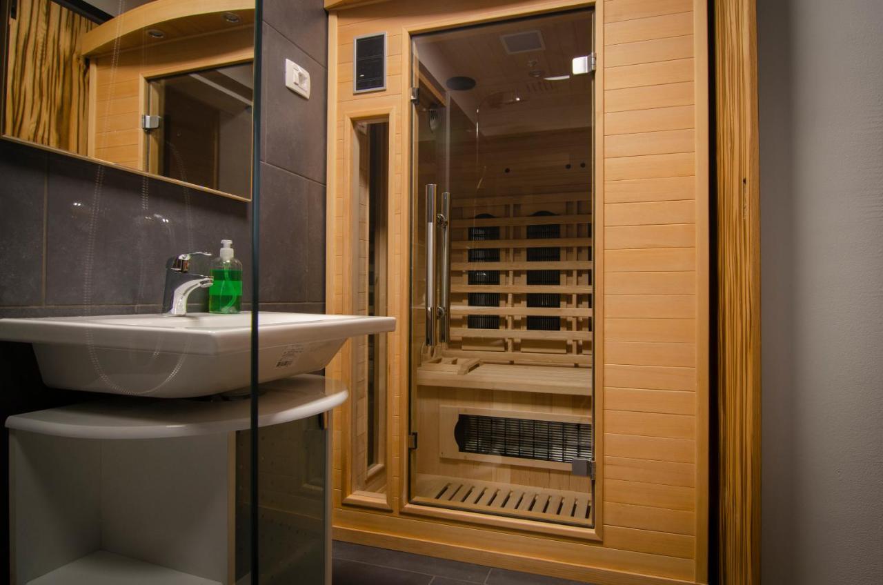 Apartments With Private Saunas & Wellness Gobi ポドチェトルテク エクステリア 写真