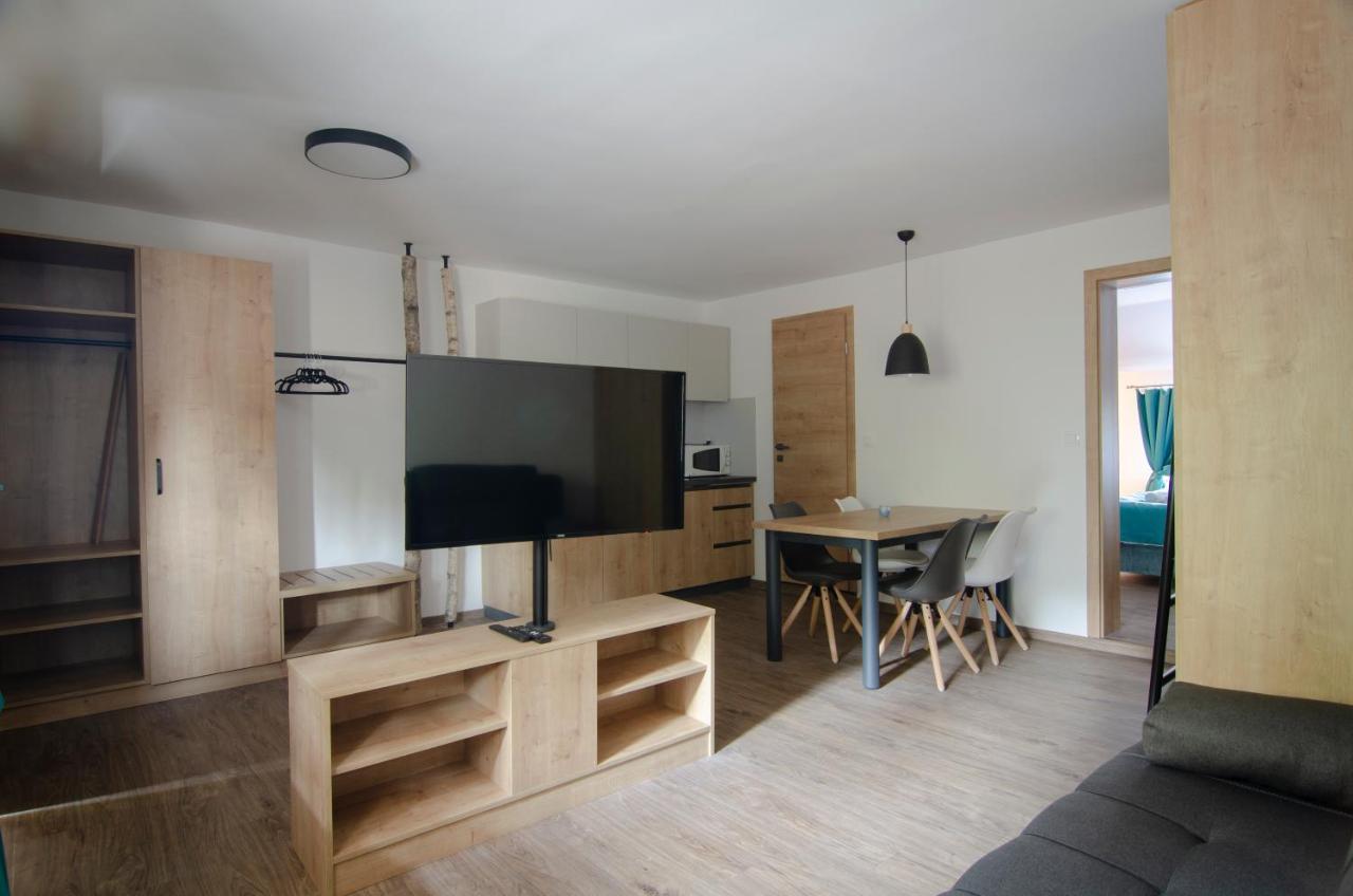 Apartments With Private Saunas & Wellness Gobi ポドチェトルテク エクステリア 写真