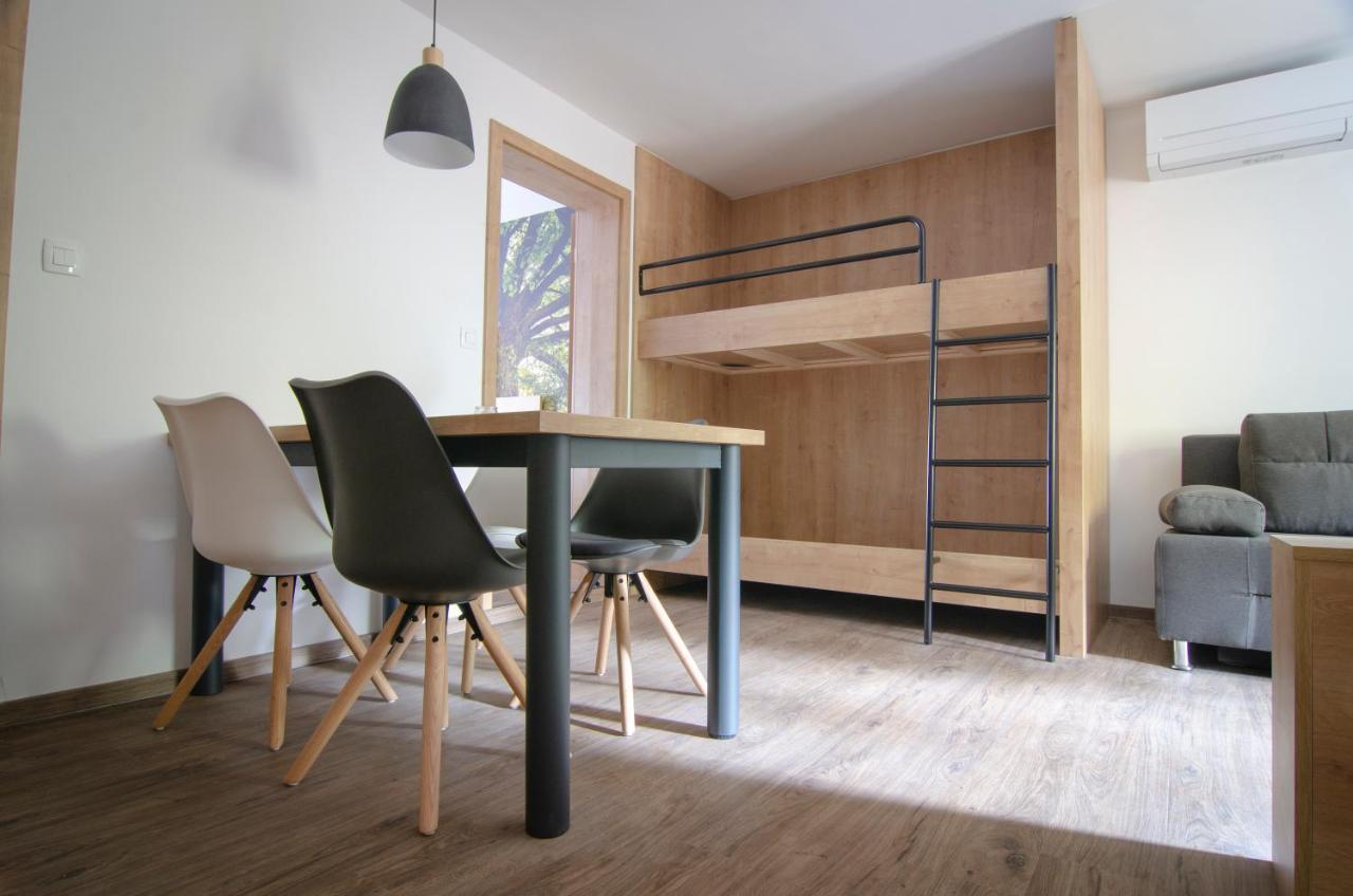 Apartments With Private Saunas & Wellness Gobi ポドチェトルテク エクステリア 写真