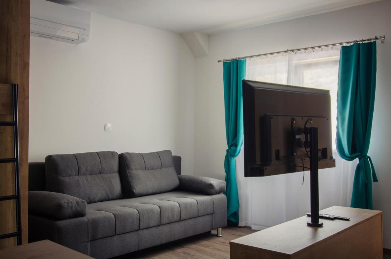 Apartments With Private Saunas & Wellness Gobi ポドチェトルテク エクステリア 写真