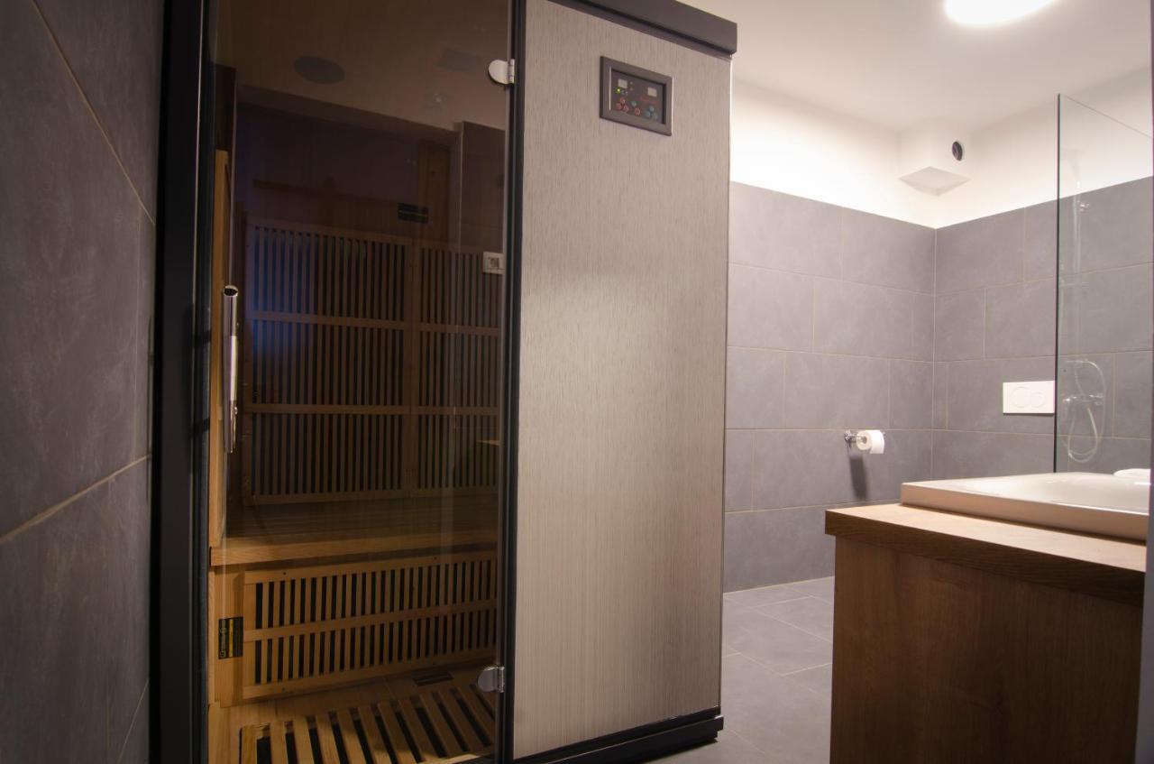 Apartments With Private Saunas & Wellness Gobi ポドチェトルテク エクステリア 写真