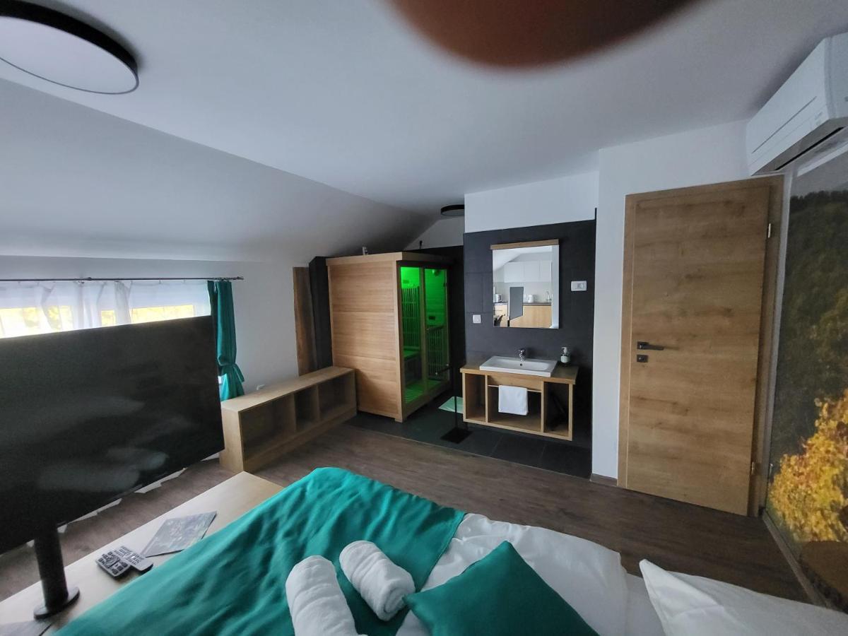 Apartments With Private Saunas & Wellness Gobi ポドチェトルテク エクステリア 写真