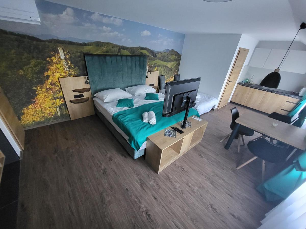 Apartments With Private Saunas & Wellness Gobi ポドチェトルテク エクステリア 写真