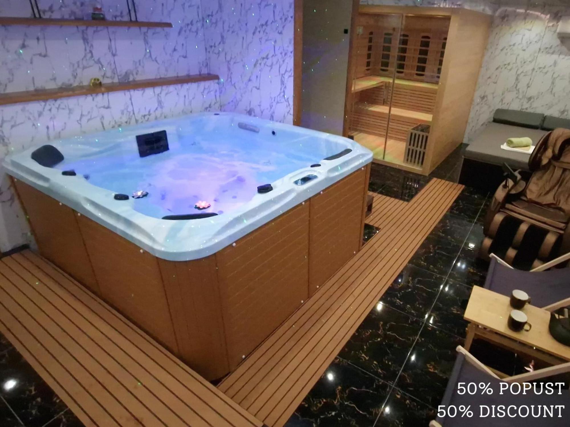 Apartments With Private Saunas & Wellness Gobi ポドチェトルテク エクステリア 写真